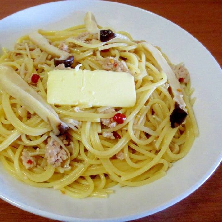 ピリ辛♪きのこと鶏ひき肉のパスタ